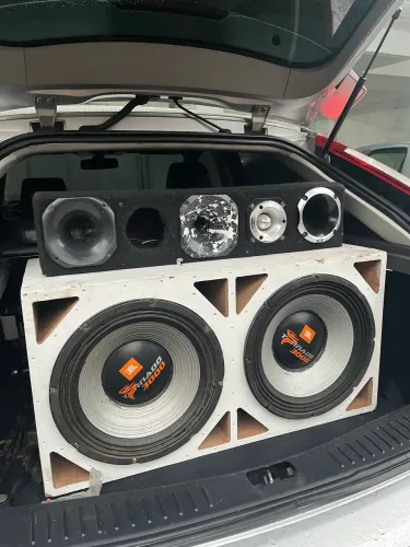 SOM AUTOMOTIVO DOIS TORNADOS 3000 DE 15P COMPLETO