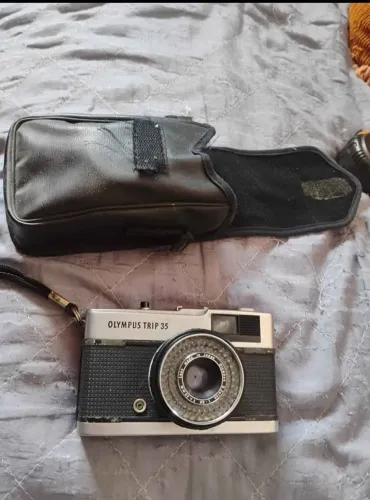 Camera antiga Olympus trip 35