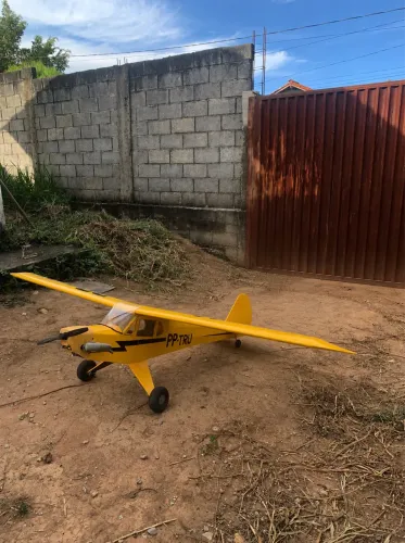 Vendo Aeromodelo a combustão