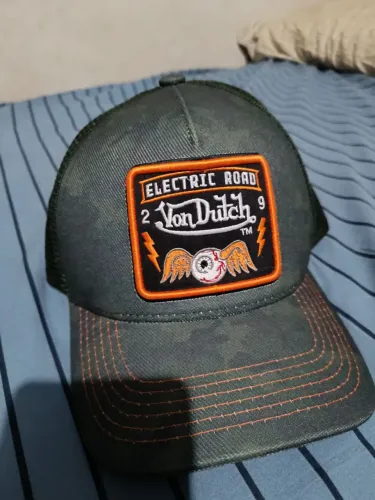 Boné Von Dutch estilo caminhoneiro