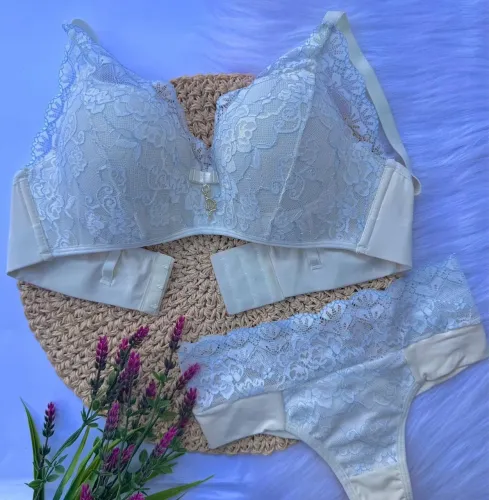 ? Conjunto Calcinha e Sutiã - 30% OFF | De R$100 por R$70