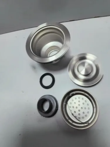 LT221Valvula Pia Cozinha 4 1/2 Inox 304 Com Cesto Removivel - Prateado