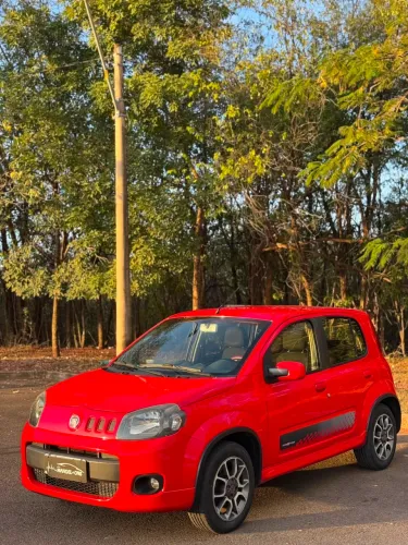 Fiat Uno Sporting 1.4 EVO Fire Flex 8V 4P 2013