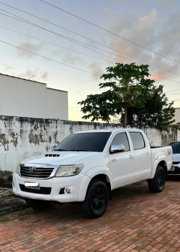 Toyota Hilux CD SRV D4-d 4X4 3.0 TDI Diesel AUT 2013