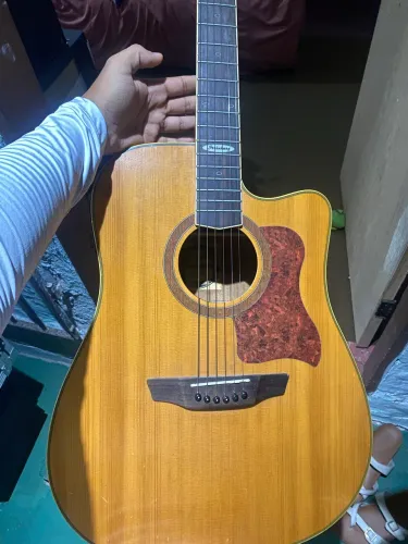 Violão de aço