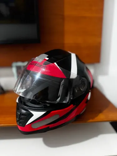 Capacete  com viseira interna 
