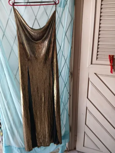 Vestidos novos sem usar informação, entrar em contato pelo WhatsApp *.