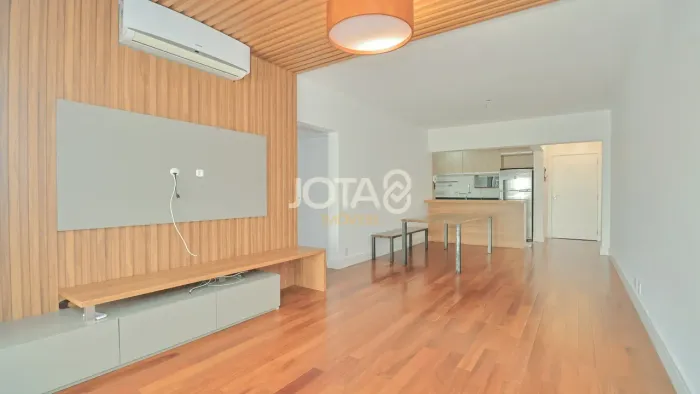 EXCELENTE APARTAMENTO EM ÓTIMA LOCALIZAÇÃO Apartamento com 2 quartos em condomínio clube -