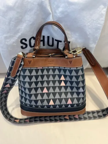 Bolsa Schütz Triangle - Original 2025