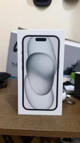 Apple IPHONE 15 128GB LACRADO Preto Anatel com chip físico