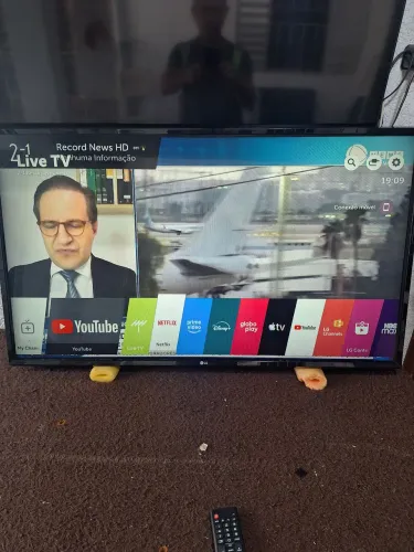 Tv smart lg web os 43 polegadas sem os pes aceito cartão 