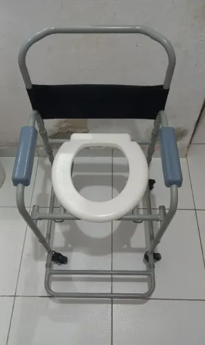 Cadeira de banho higiênica - Estado de nova