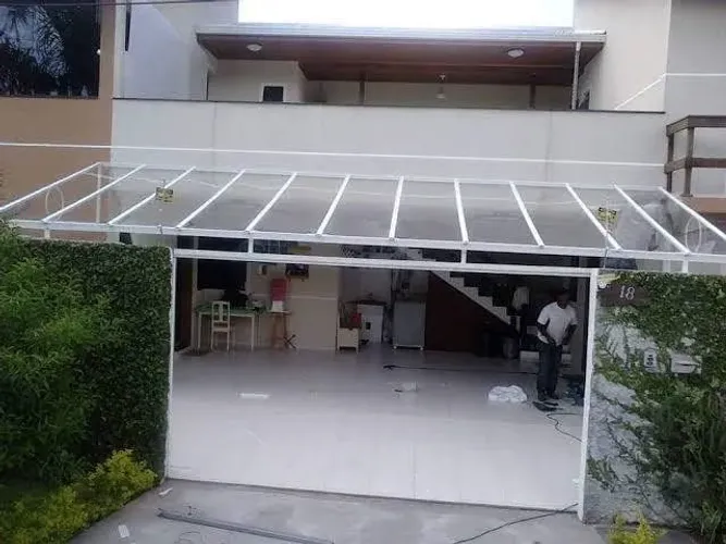 COBERTURA DE POLICARBONATO