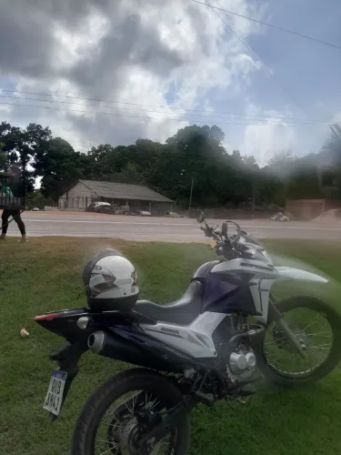 Vendo moto broz 2019 no ponto de trasferi valo 16.000