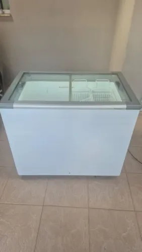 Freezer Fricon horizontal tampa de vidro