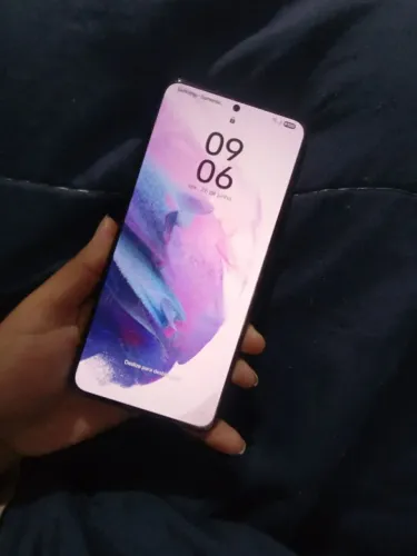 Samsung Galaxy S21 plus 