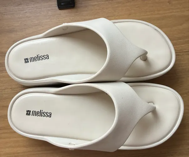 VENDO MELISSA THONG PLATAFORMA NUM 39