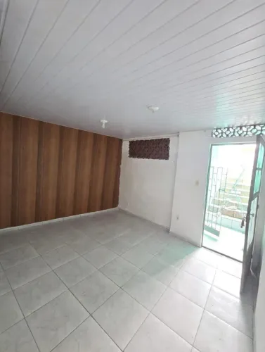 Alugo casa na Av Martins Ferreira