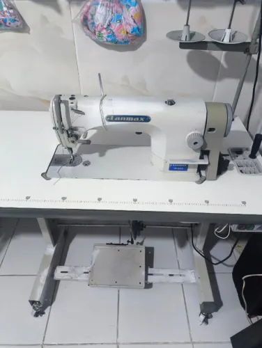 Máquina industrial de costura reta Lanmax 