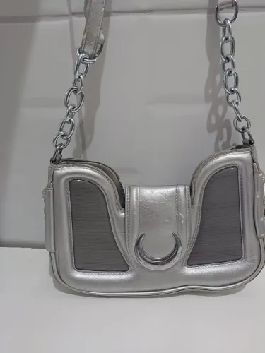Bolsa shein com avarias