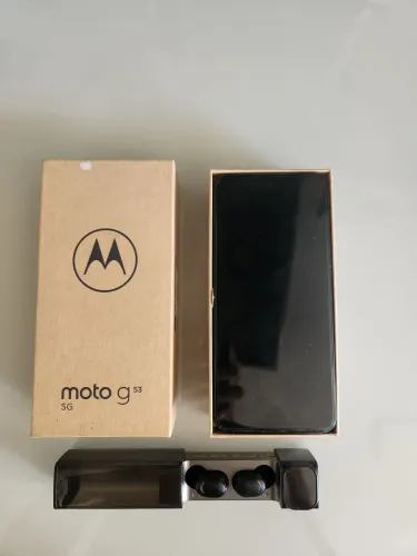 Celular Motorola G53 semi novo na caixa sem detalhes único dono