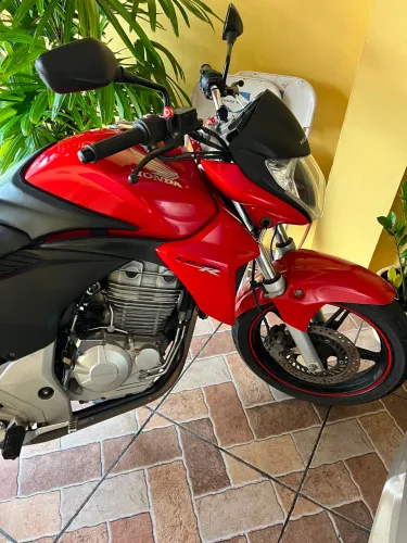 Vende se CB 300