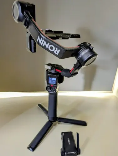 DJI RS 2 Gimbal Stabilizer - RavenEye Kit e follow Focus.