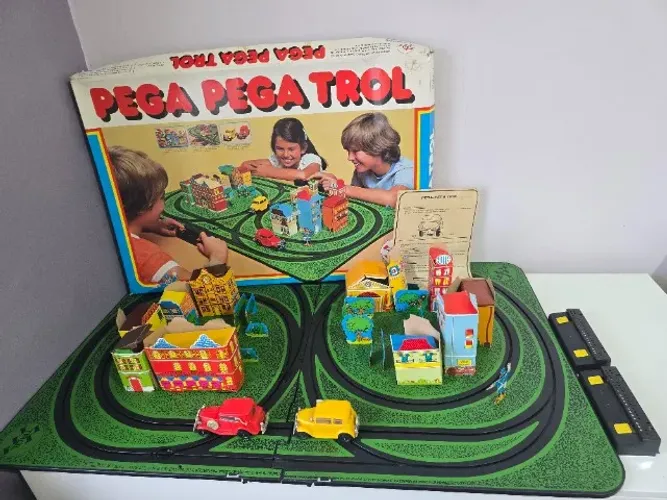 Brinquedo Antigo PEGA PEGA TROL em ESPETACULAR estado de conservação!! Completo!!!