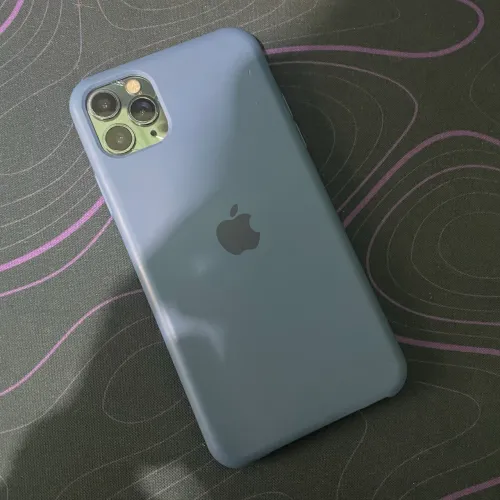 iPhone 11 Pro Max com defeito