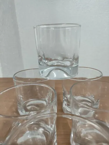 06 copos de whisky,de vidro, amassadinhos