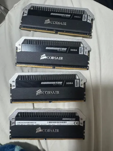 Memórias Corsair Dominator Platinum DDR4 32GB 3000MHz Novas