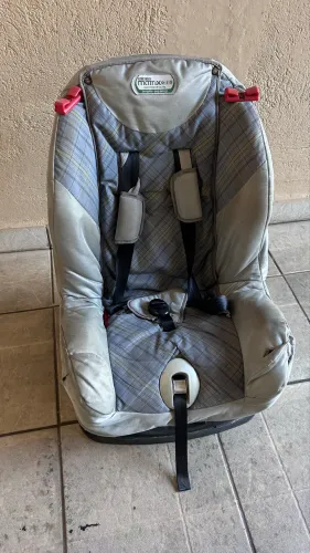 Cadeirinha infantil para carro