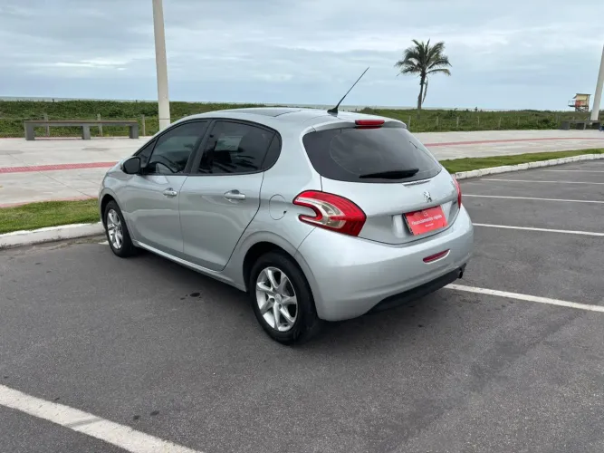 Peugeot 208 Allure 1.5 Flex 8V 5P 2014