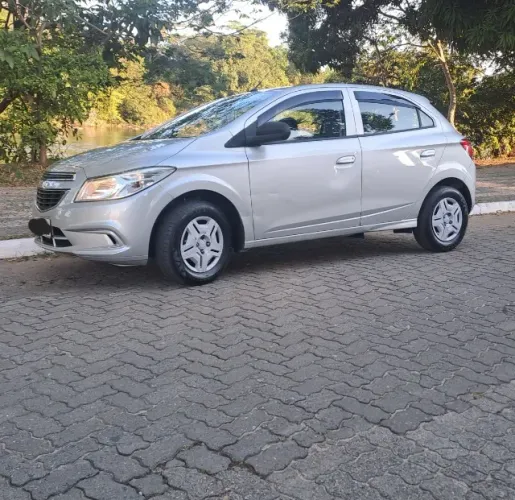 Chevrolet Onix Hatch LT 1.0 8V Flex Power Mec. 4P 2015