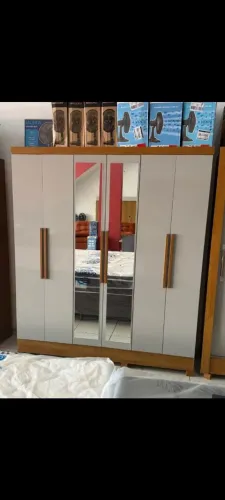 Guarda Roupa Solteiro 4 Portas e 2 Gavetas - Novo