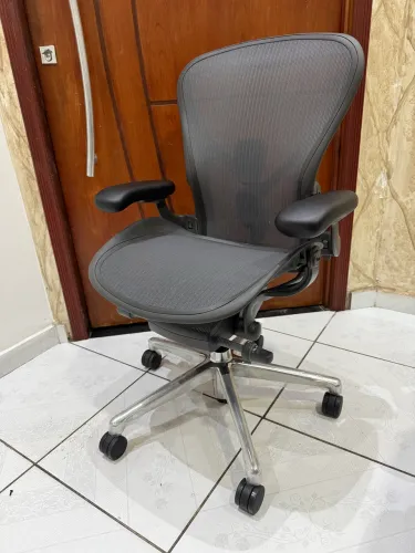Cadeira herman miller new aeron B nova completa