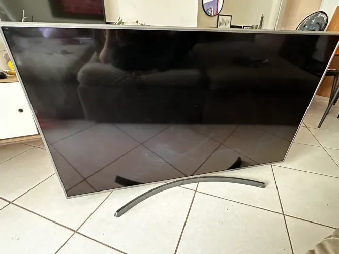 TV LG 55" 4K - Com Defeito / Para Retirada de Peças