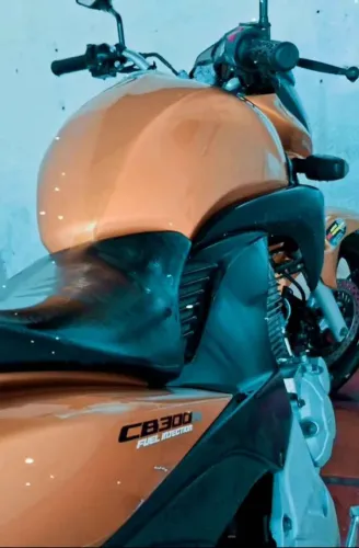Vendo cb 300.