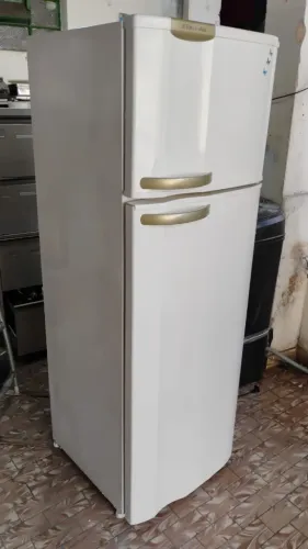 Geladeira Electrolux Frezzer 
