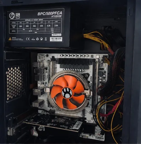 PC Gamer Intel Xeon E5-2680 v4 | 16GB DDR4 | GT 730 | Monitor + Teclado