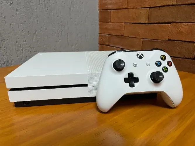 Console Xbox ONE S 1TB Microsoft Seminovo (Com Garantia)