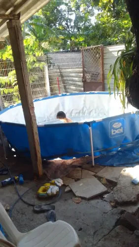 Piscina troco por uma menor