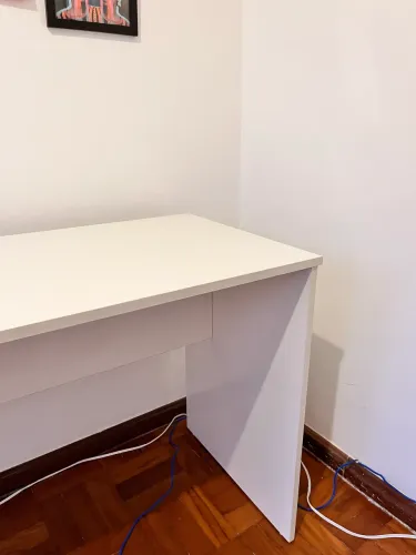 Mesa de escritório MDF branca  Medidas 1,60 x 80 x 55 Ótimo estado de conservação 