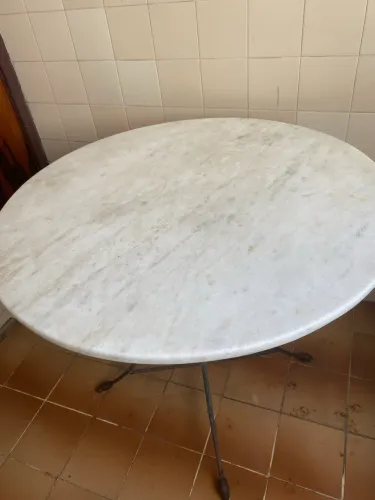 Mesa de Mármore Redonda
