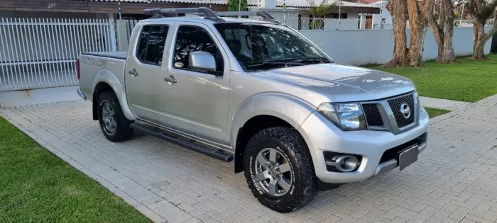 Nissan Frontier SV AT. CD 4X4 2.5 TB Dies. Aut. 2015