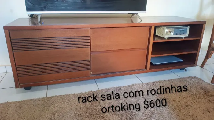 Rack madeira móvel COM RODINHA comprado do ORTOKING 