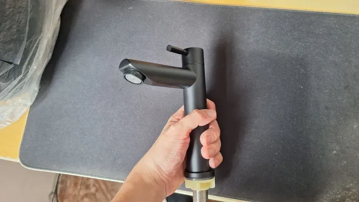 Torneira Gourmet Preta de Metal - Design Moderno e Elegante Pra Toda Casa (ÚLTIMO)