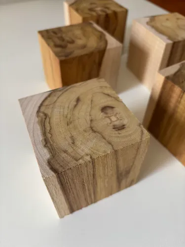 Cubos de madeira Teca 7x7x7 cm kit com 4 unidades 