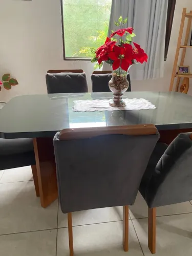 Mesa de 6 cadeiras
