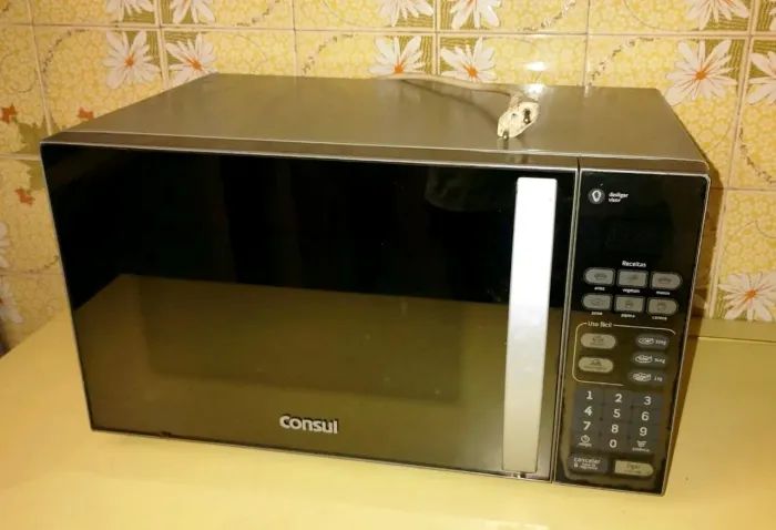Microondas Consul 20L Espelhado. 200,00. 220v